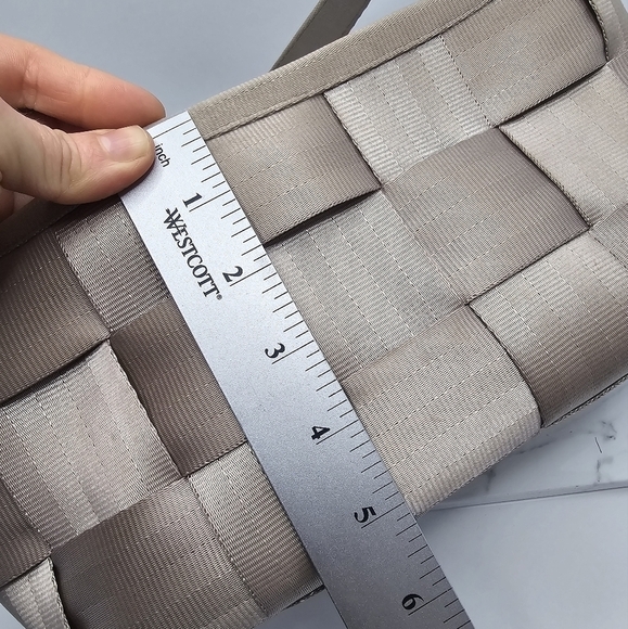 Harveys | Y2K tan beige woven seat belt strap mini shoulder bag purse - Picture 6 of 13